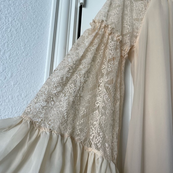 Cream dress - Picture 4 of 4